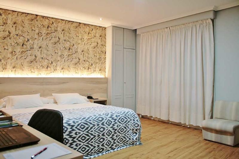 Hospedium Hotel La Marina Costa Da Morte Cee Exterior photo