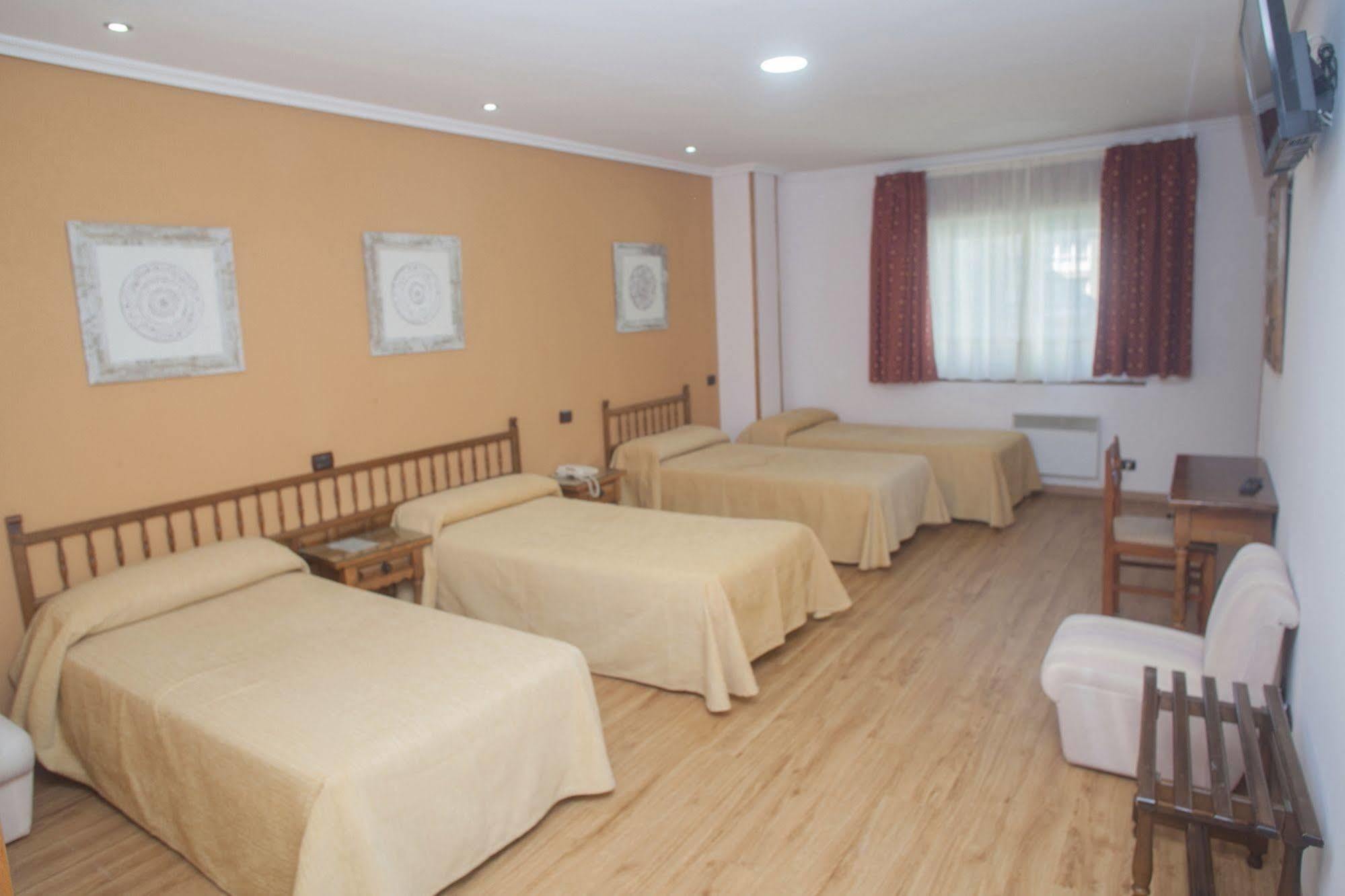 Hospedium Hotel La Marina Costa Da Morte Cee Exterior photo