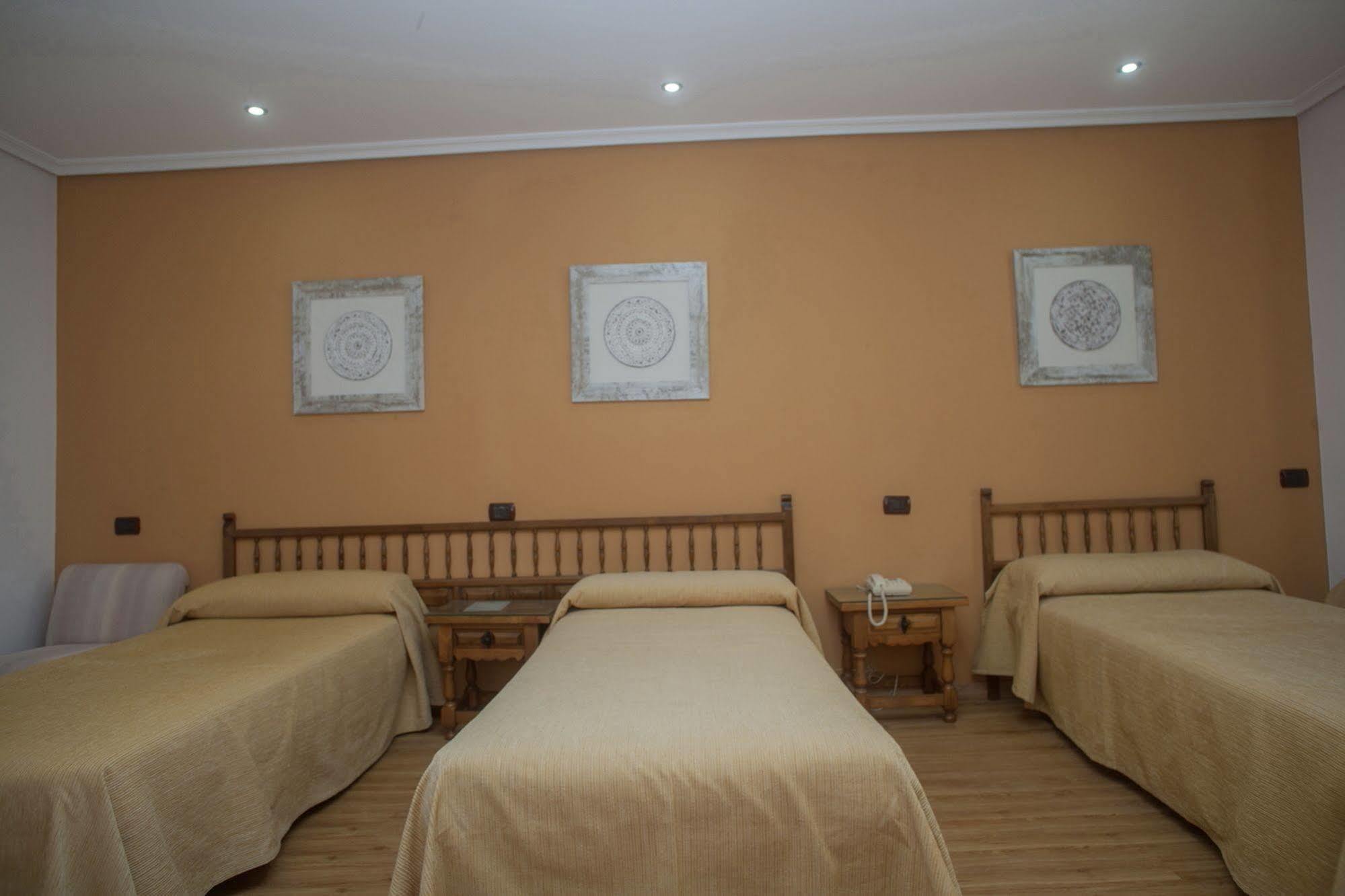 Hospedium Hotel La Marina Costa Da Morte Cee Exterior photo