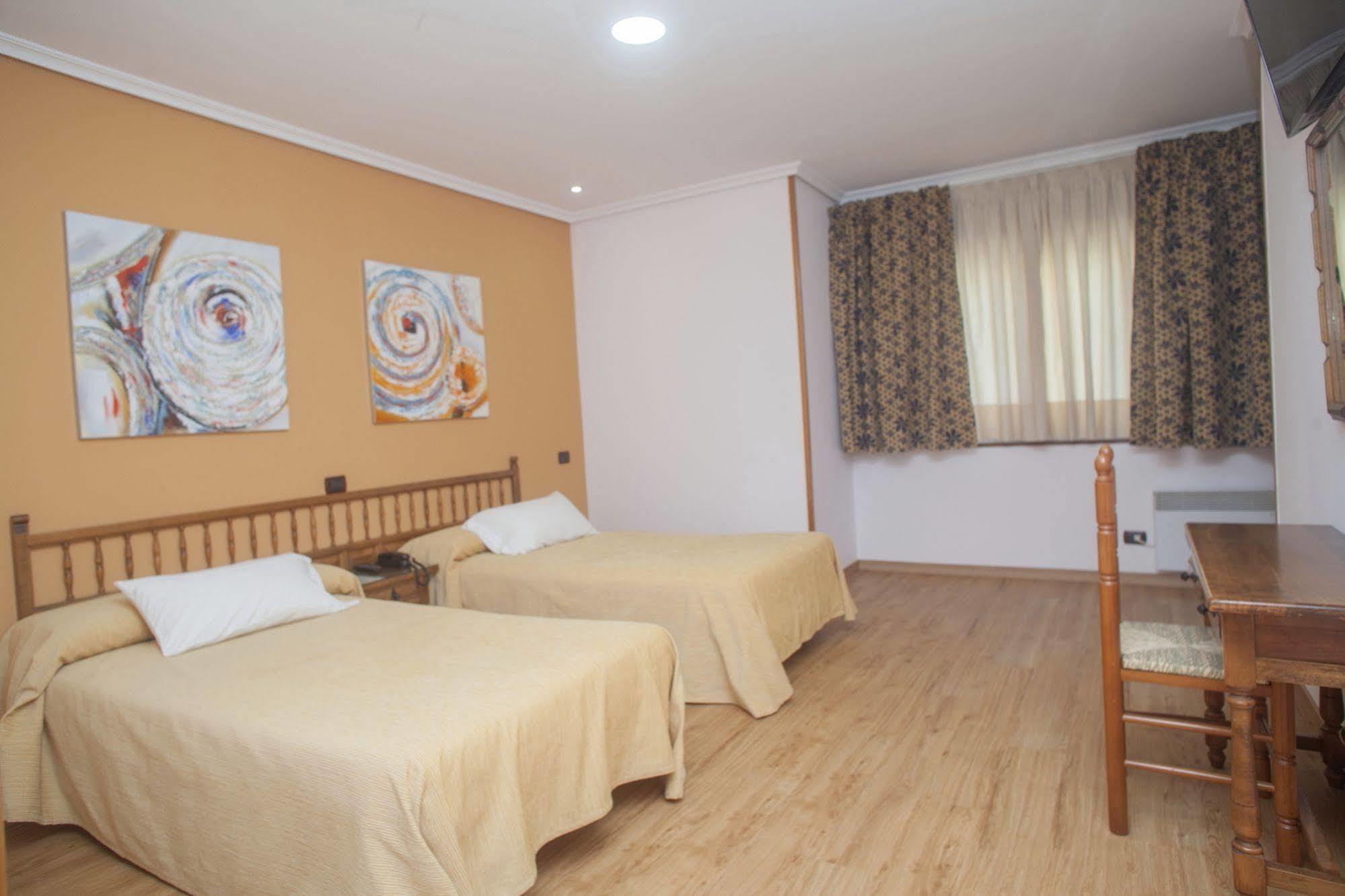 Hospedium Hotel La Marina Costa Da Morte Cee Exterior photo